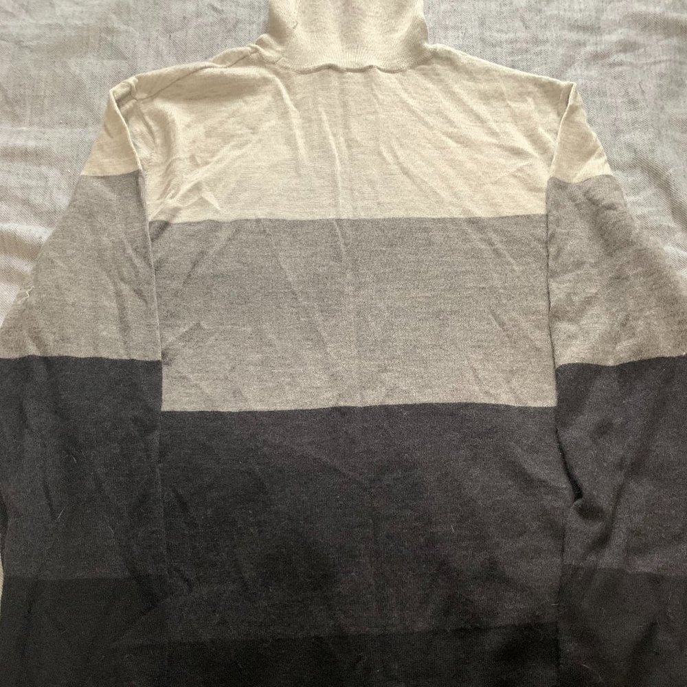Gradient Colorblocked Turtleneck Sweater